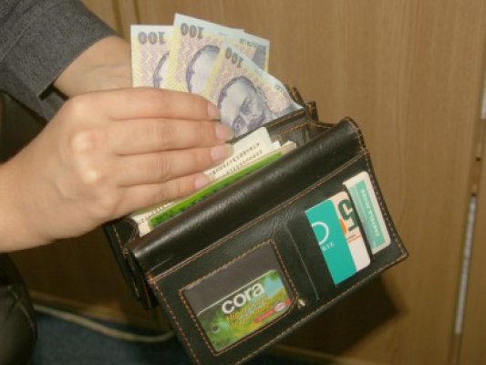 Guvernul promite salarii şi pensii mai mari în 2014